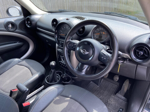Mini Countryman 1.6 Cooper Euro 5 (s/s) 5dr 12