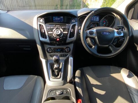 Ford Focus 1.6T EcoBoost Titanium X Euro 5 (s/s) 5dr 12