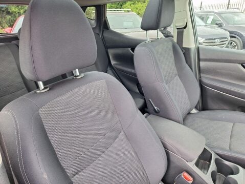 Nissan Qashqai 1.5 dCi N-Connecta 2WD Euro 6 (s/s) 5dr 12