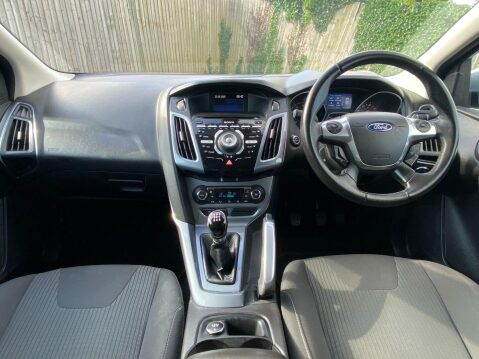 Ford Focus 1.6 Titanium Euro 5 5dr 13