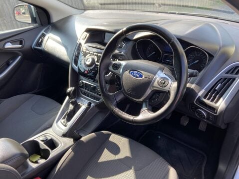 Ford Focus 1.6 Titanium Euro 5 5dr 16