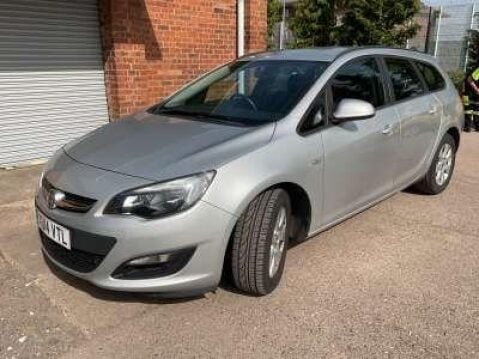 Vauxhall Astra 1.7 CDTi ecoFLEX Design Sports Tourer Euro 5 (s/s) 5dr 3