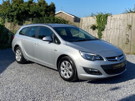 Vauxhall Astra 1.7 CDTi ecoFLEX Design Sports Tourer Euro 5 (s/s) 5dr