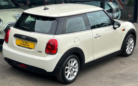 Mini Hatch One 1.2 Pepper 3 door + VISUAL BOOST + CONNECTED + UPGRADE ALLOYS 10