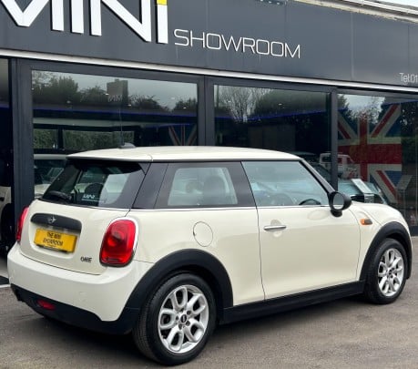 Mini Hatch One 1.2 Pepper 3 door + VISUAL BOOST + CONNECTED + UPGRADE ALLOYS 2