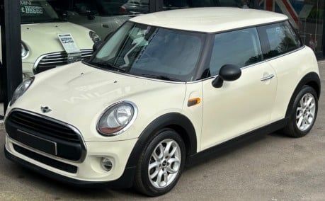 Mini Hatch One 1.2 Pepper 3 door + VISUAL BOOST + CONNECTED + UPGRADE ALLOYS 9