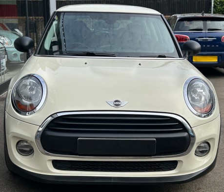 Mini Hatch One 1.2 Pepper 3 door + VISUAL BOOST + CONNECTED + UPGRADE ALLOYS 6