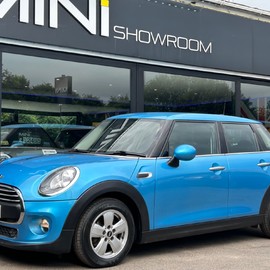 Mini Hatch One 1.2 Pepper 5 door - AUTO CLIMATE A/C - B/TOOTH + EXTERIOR CHROME