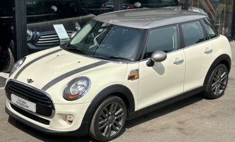 Mini Hatch Cooper 1.5 Seven Edition 5 door - VISUAL BOOST - MINI CONNECTED 9