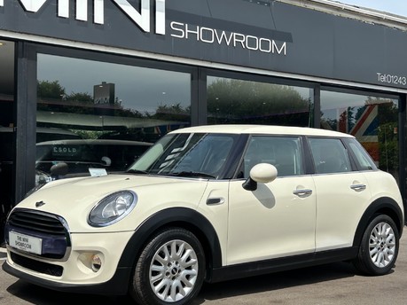 Mini Hatch Cooper 1.5 Chili / Media XL 5 door + DEPOSIT TAKEN