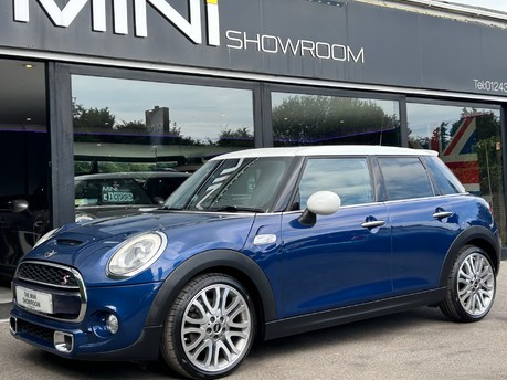 Mini Hatch Cooper S 2.0 5 door Chili / Media XL - DEPOSIT TAKEN 