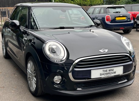 Mini Hatch Cooper 1.5 Chili / Media 3 door - SAT NAV + PARKING ASSISTANT 9