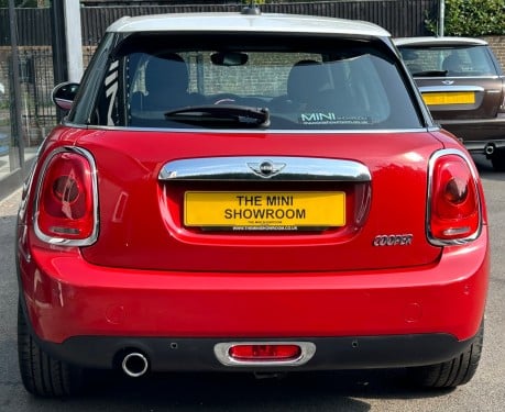 Mini Hatch Cooper 1.5 Automatic Chili / Media 5 door - SAT NAV + 17" ALLOYS 7