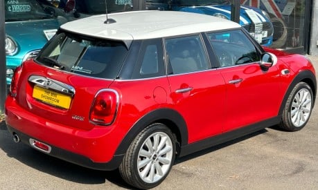 Mini Hatch Cooper 1.5 Automatic Chili / Media 5 door - SAT NAV + 17" ALLOYS 10