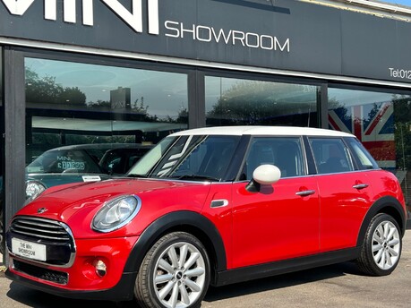 Mini Hatch Cooper 1.5 Automatic Chili / Media 5 door - SAT NAV + 17" ALLOYS