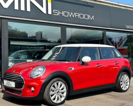 Mini Hatch Cooper 1.5 Automatic Chili / Media 5 door - SAT NAV + 17" ALLOYS