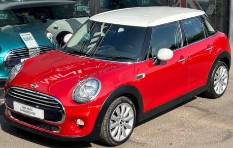 Mini Hatch Cooper 1.5 Automatic Chili / Media 5 door - SAT NAV + 17" ALLOYS 9