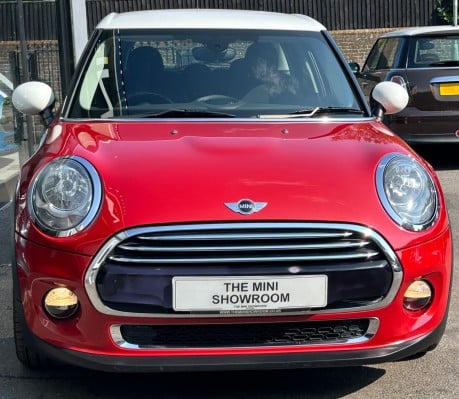 Mini Hatch Cooper 1.5 Automatic Chili / Media 5 door - SAT NAV + 17" ALLOYS 6