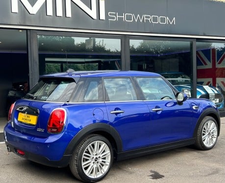 Mini Hatch Cooper 1.5 Chili 5 door - FACELIFT + DAB VISUAL BOOST + 17" ALLOYS 2