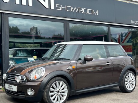 Mini Hatch Cooper 1.6 Mayfair 50th Anniversary Edition - SOLD