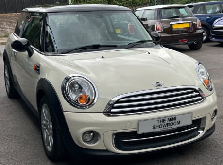 Mini Hatch Cooper 1.6 Automatic Chili - DEPOSIT TAKEN 12