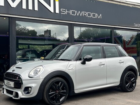 Mini Hatch Cooper S 2.0 Chili / Media XL / JCW Sport 5 door - SAT NAV - LOUNGE LEATHER