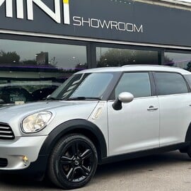 Mini Countryman Cooper 1.6 Chili 5 door -- DEPOSIT TAKEN