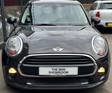 Mini Hatch One 1.2 Pepper 5 door + VISUAL BOOST TUNER + HEATED SPORTS SEATS 6