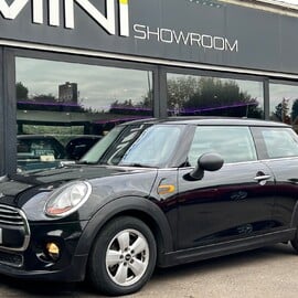 Mini Hatch One D 1.5 Pepper 3 door + VISUAL BOOST TUNER + MINI CONNECTED