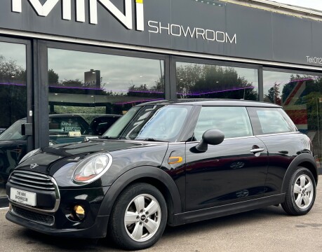 Mini Hatch One D 1.5 Pepper 3 door + VISUAL BOOST TUNER + MINI CONNECTED