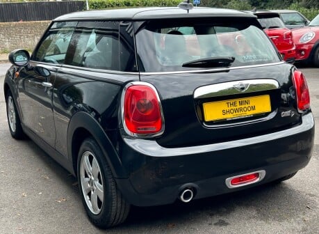 Mini Hatch One D 1.5 Pepper 3 door + VISUAL BOOST TUNER + MINI CONNECTED 15