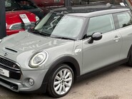 Mini Hatch Cooper S 2.0 Classic Comfort / Navigation packs - SAT NAV - CAR PLAY 9