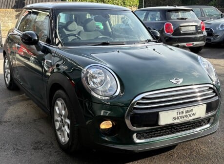 Mini Hatch Cooper 1.5 Chili / Media XL 3 door + PRO SAT NAV + MINI CONNECTED 14