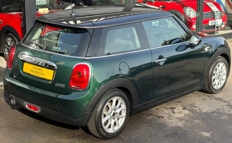 Mini Hatch Cooper 1.5 Chili / Media XL 3 door + PRO SAT NAV + MINI CONNECTED 10