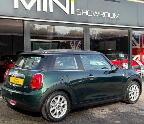 Mini Hatch Cooper 1.5 Chili / Media XL 3 door + PRO SAT NAV + MINI CONNECTED 2