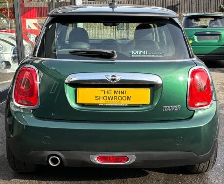 Mini Hatch Cooper 1.5 Chili / Media XL 3 door + PRO SAT NAV + MINI CONNECTED 7