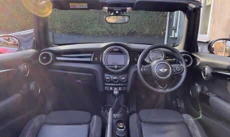 Mini Convertible Cooper 1.5 Chili / Media + SAT NAV + VISIBILITY PACK 8