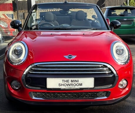 Mini Convertible Cooper 1.5 Chili / Media + SAT NAV + VISIBILITY PACK 6