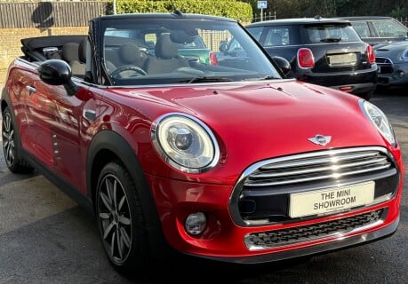 Mini Convertible Cooper 1.5 Chili / Media + SAT NAV + VISIBILITY PACK 15