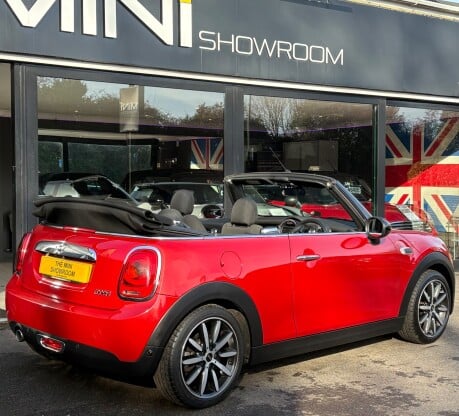 Mini Convertible Cooper 1.5 Chili / Media + SAT NAV + VISIBILITY PACK 2