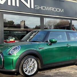 Mini Hatch Cooper S Electric Level 3 - SAT NAV - LOUNGE LEATHER - PAN SUNROOF