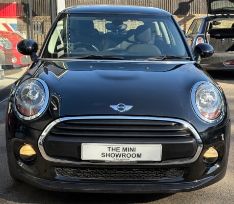 Mini Hatch One 1.2 Automatic 3 door + MINI SAT NAV + 15" ALLOYS 6