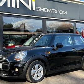 Mini Hatch One 1.2 Automatic 3 door + MINI SAT NAV + 15" ALLOYS