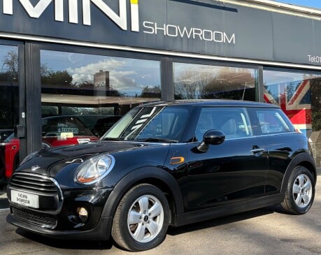 Mini Hatch One 1.2 Automatic 3 door + MINI SAT NAV + 15" ALLOYS