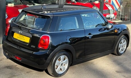 Mini Hatch One 1.2 Automatic 3 door + MINI SAT NAV + 15" ALLOYS 10