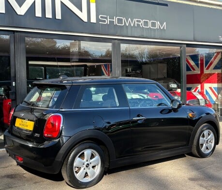 Mini Hatch One 1.2 Automatic 3 door + MINI SAT NAV + 15" ALLOYS 2