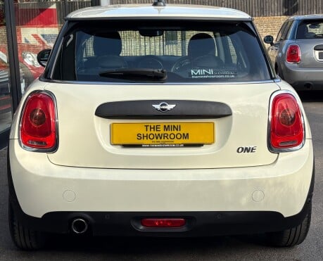 Mini Hatch One 1.2 Pepper 3 door + VISUAL BOOST + HEATED SEATS + PDC 7