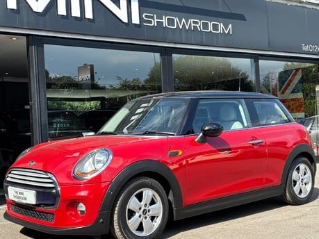 Mini Hatch Cooper 1.5 Automatic Pepper 3 door + LOUNGE LEATHER + PARK ASSISTANT