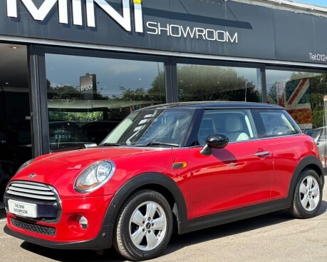 Mini Hatch Cooper 1.5 Automatic Pepper 3 door + LOUNGE LEATHER + PARK ASSISTANT