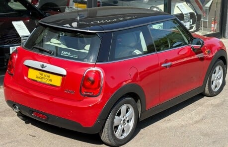 Mini Hatch Cooper 1.5 Automatic Pepper 3 door + LOUNGE LEATHER + PARK ASSISTANT 10